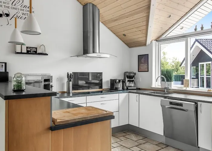 Steen - 800m From The Sea By Interhome